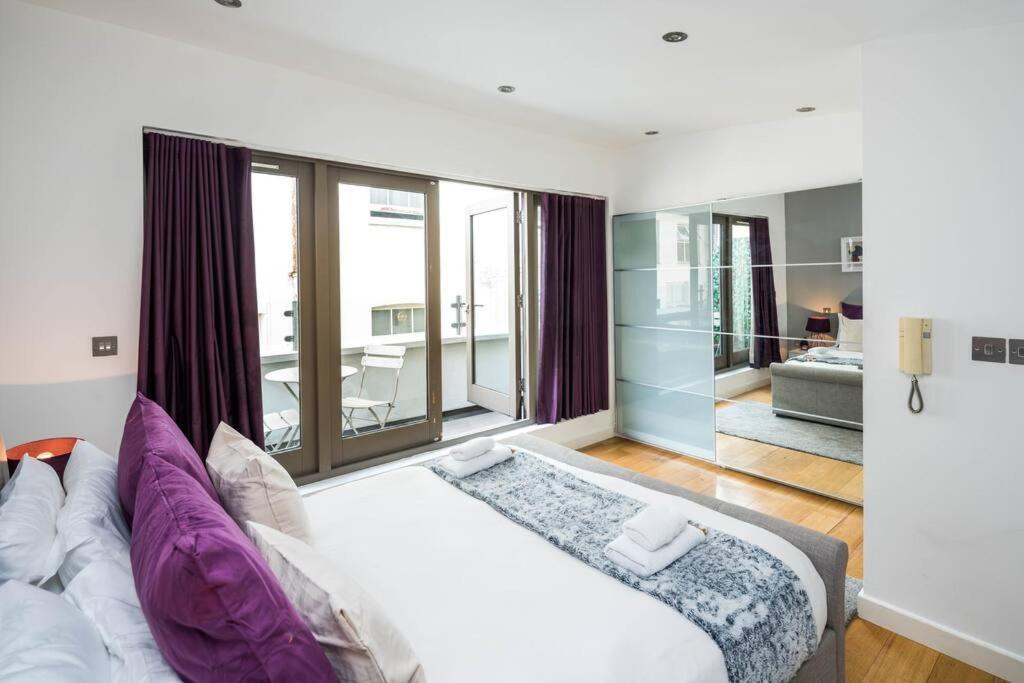 Prime Location Mews! *